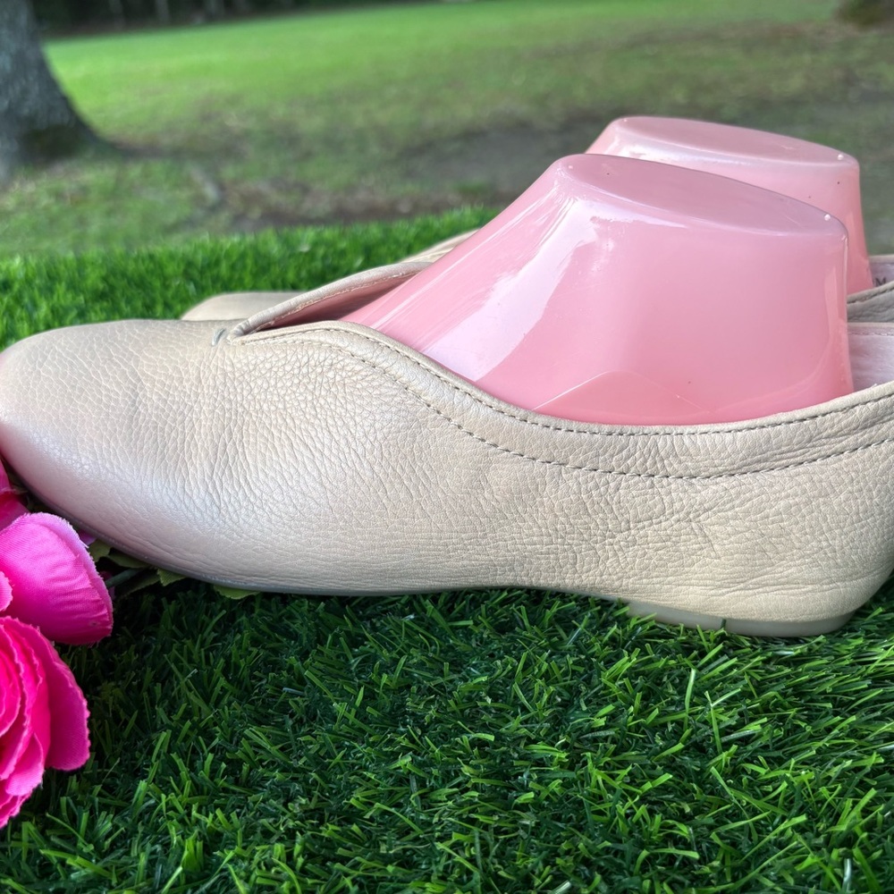 LUCCA LANE BAYLA LIGHT TAN GENUINE SOFT LEATHER FLATS HEEL TAB GUC 9M - Picture 11 of 12
